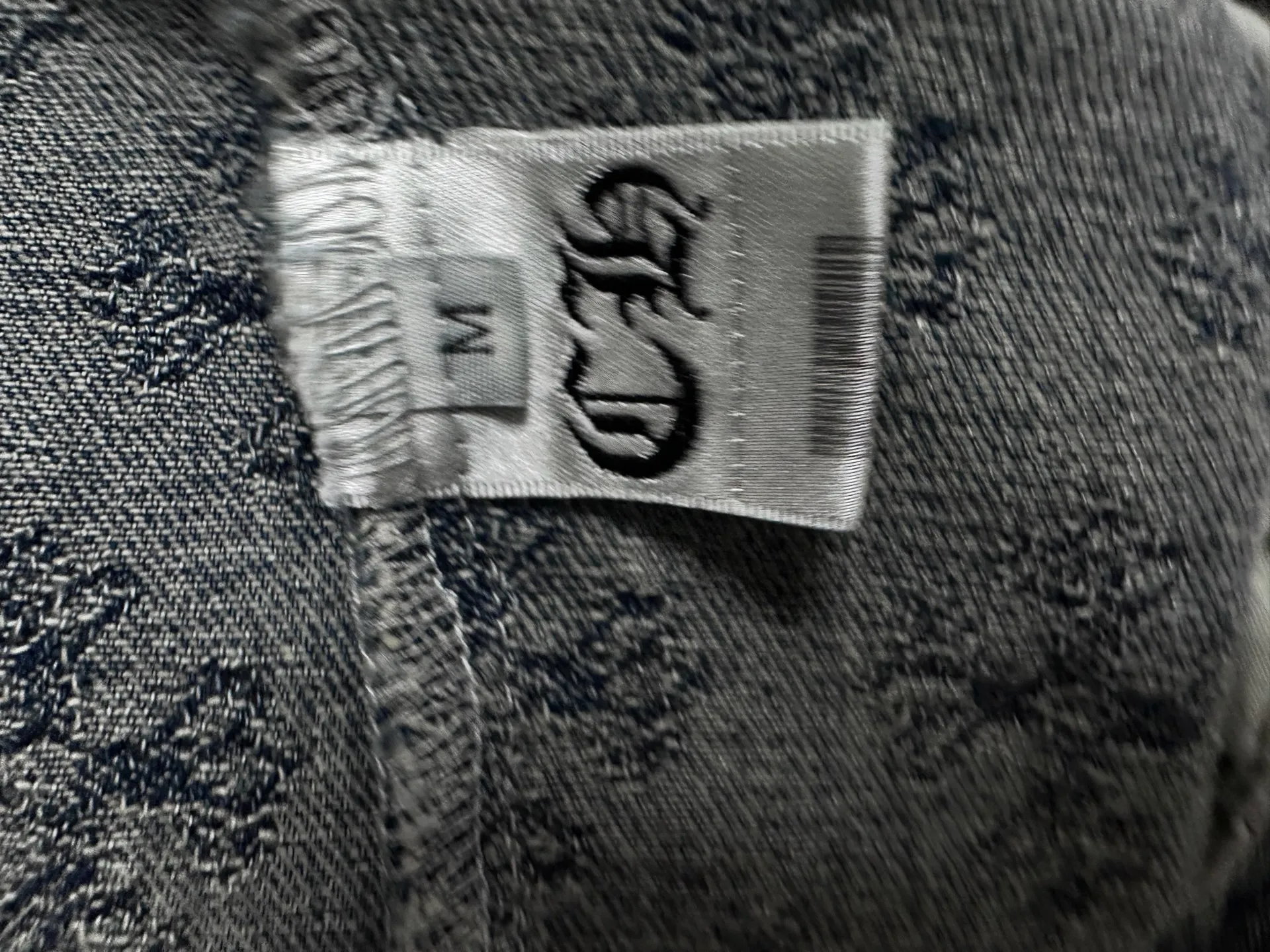 🅿️370 【ChromeHearts】ChromeHearts Steel-stamped classic Sanskrit all-over jacquard hot-drilled denim jacket for men and women New ChromeHearts Sanskrit-printed custom-made fabric jacket Gradient color wash, hot-drilled cross denim jacket on the back A very heavy-duty one. The top is made of heavy weight. Presbyopia can be worn when going out in early autumn. The denim fabric can be directly machine washed without deformation. It is also very high-end when washed and aged. Power-style wear, take photos and take them into the mirror. The gradient color is super high-end 💕 Size: s-xl